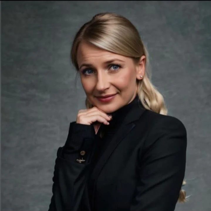 Angelina Groß, Prokuristin bei Cronex Bau GmbH